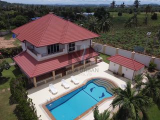 Villa en venta de 4 habitaciones en Bang Saray, Pattaya