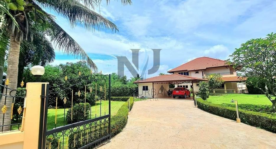 For sale 4 bedrooms villa in Sattahip, Chonburi