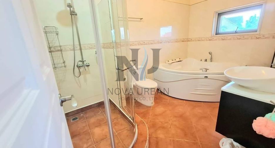 For sale 4 bedrooms villa in Sattahip, Chonburi
