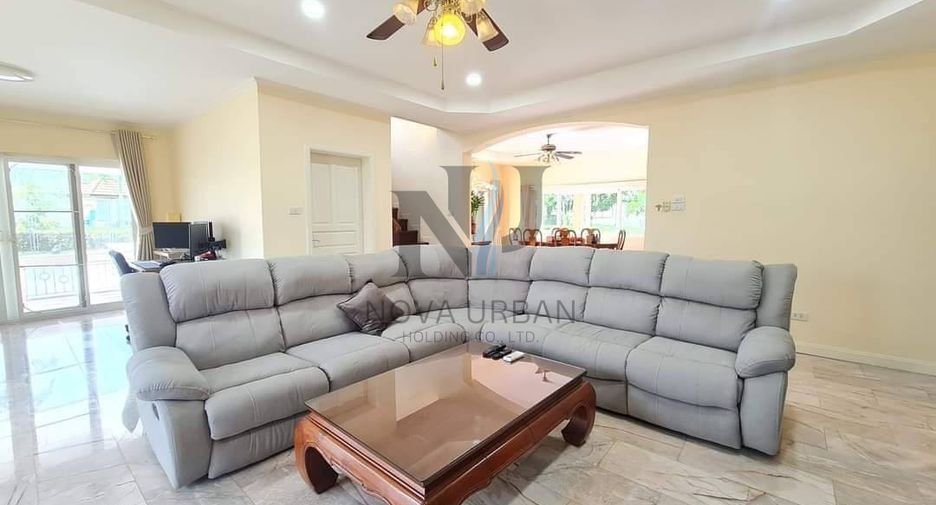 For sale 4 bedrooms villa in Sattahip, Chonburi