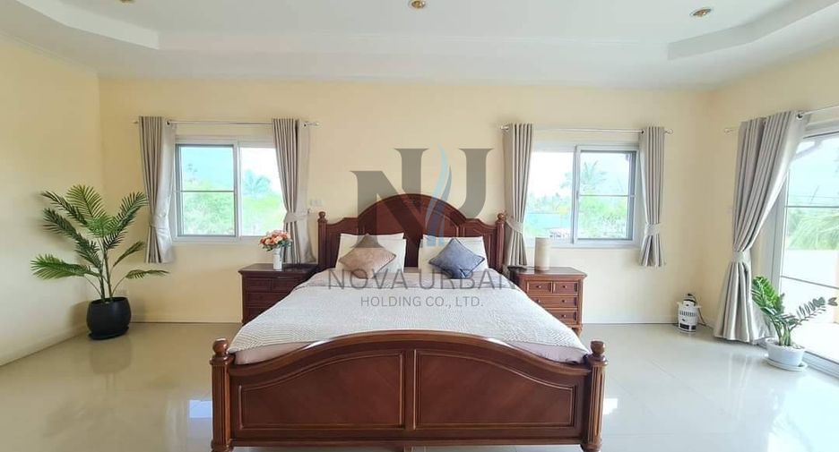 For sale 4 bedrooms villa in Sattahip, Chonburi
