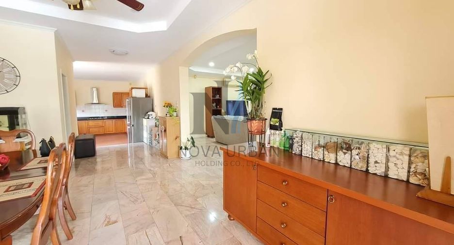 For sale 4 bedrooms villa in Sattahip, Chonburi