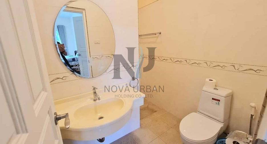 For sale 4 bedrooms villa in Sattahip, Chonburi