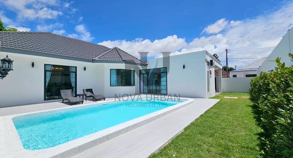 For sale and for rent 4 bedrooms villa in East Pattaya, Pattaya