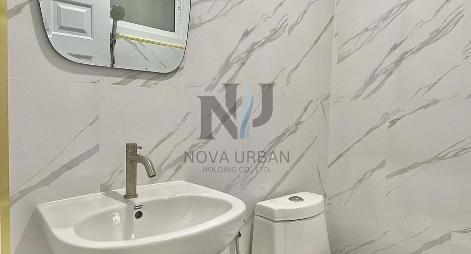 Casa adosada en venta de 2 habitaciones en Bang Lamung, Chonburi