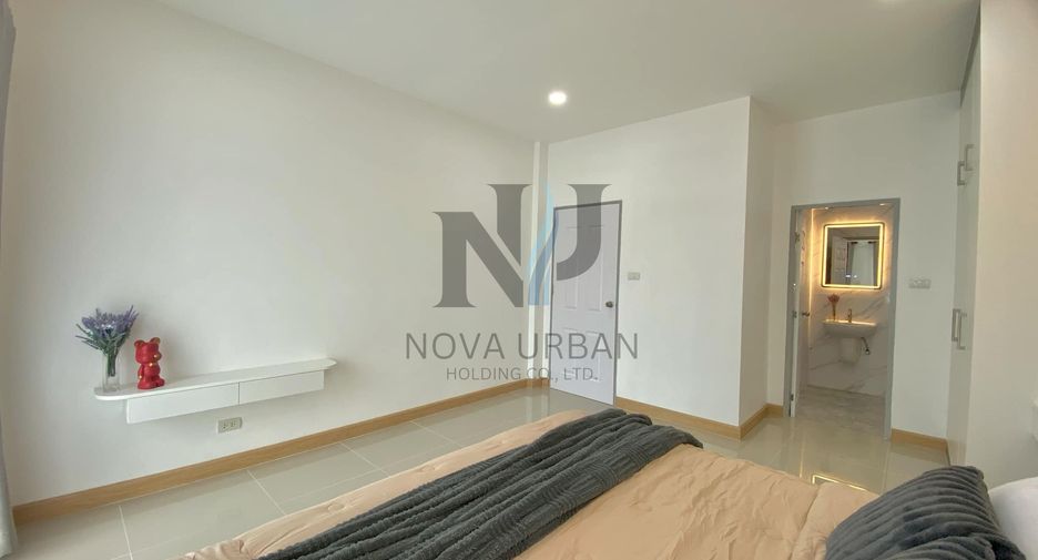 Casa adosada en venta de 2 habitaciones en Bang Lamung, Chonburi