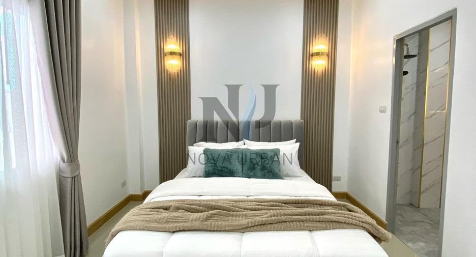 Casa adosada en venta de 2 habitaciones en Bang Lamung, Chonburi