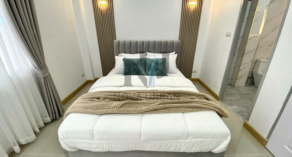 Casa adosada en venta de 2 habitaciones en Bang Lamung, Chonburi