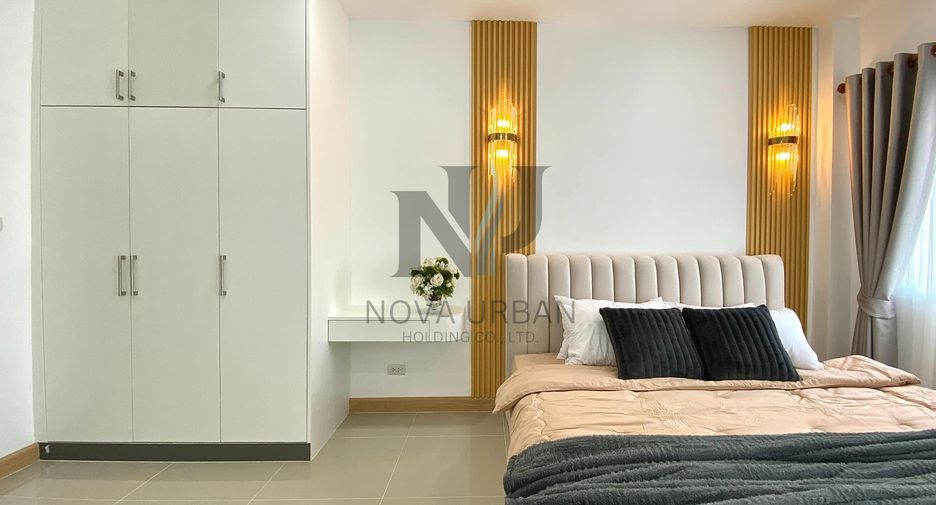 Casa adosada en venta de 2 habitaciones en Bang Lamung, Chonburi