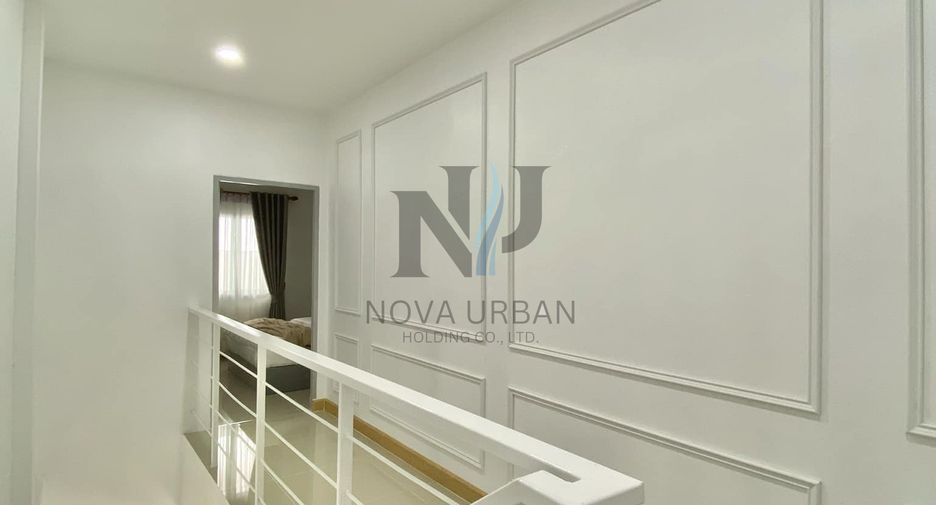 Casa adosada en venta de 2 habitaciones en Bang Lamung, Chonburi