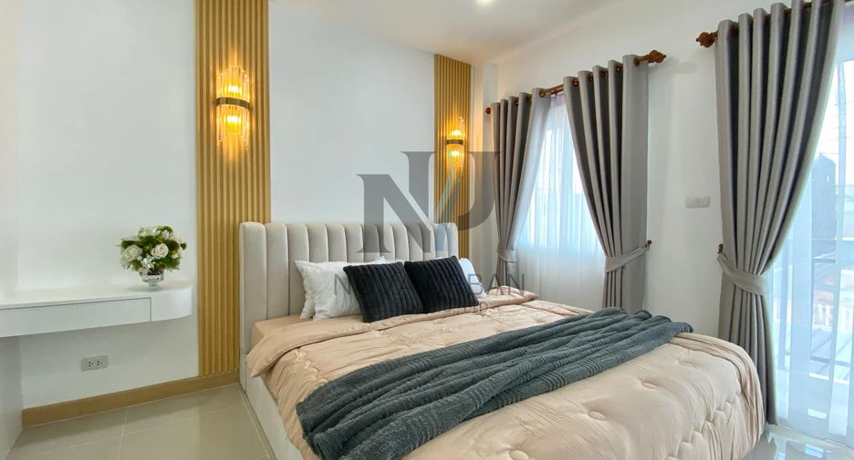 Casa adosada en venta de 2 habitaciones en Bang Lamung, Chonburi