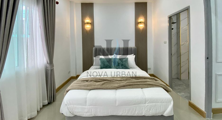 Casa adosada en venta de 2 habitaciones en Bang Lamung, Chonburi