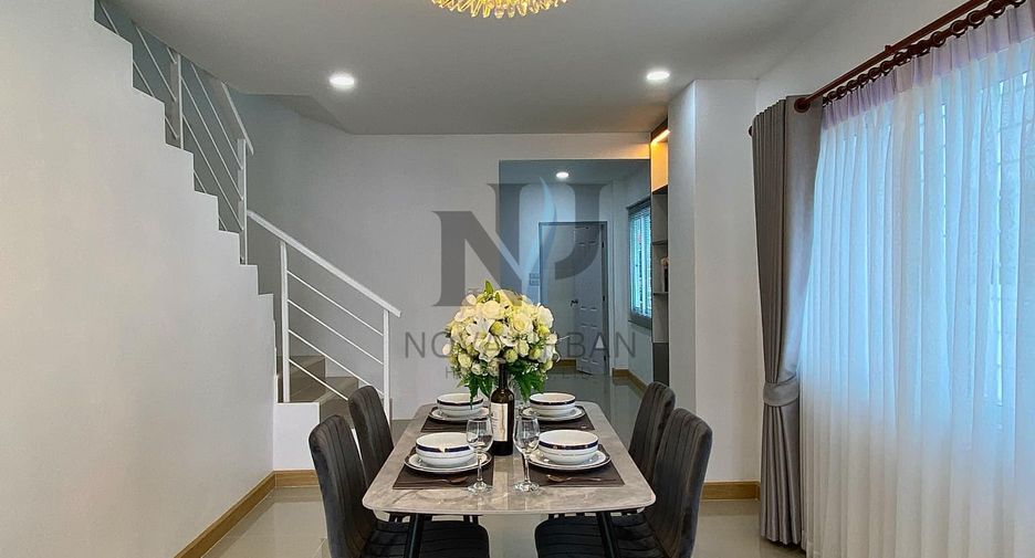 Casa adosada en venta de 2 habitaciones en Bang Lamung, Chonburi