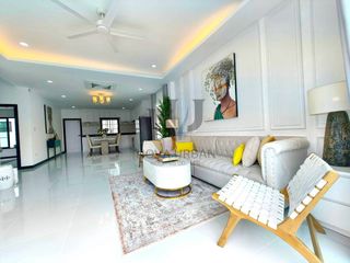 Casa en alquiler de 4 habitaciones en East Pattaya, Pattaya