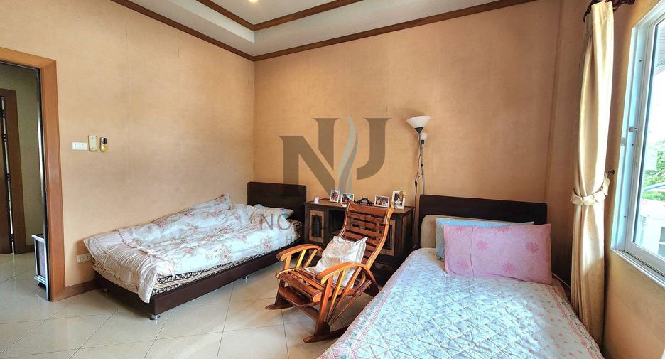 For sale 3 bedrooms house in Bang Lamung, Chonburi
