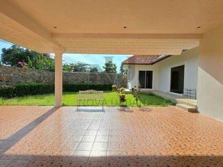 Haus zur Miete mit 4 Zimmer in Bang Lamung, Chonburi