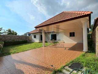Haus zur Miete mit 4 Zimmer in Bang Lamung, Chonburi