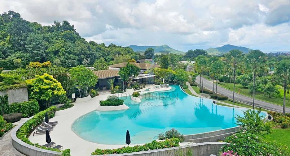 For rent そして for sale 2 ベッドルーム condo in Sattahip, Chonburi
