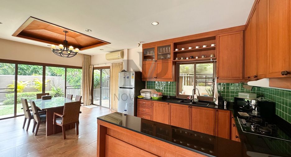 Casa en alquiler de 3 habitaciones en Huay Yai, Pattaya