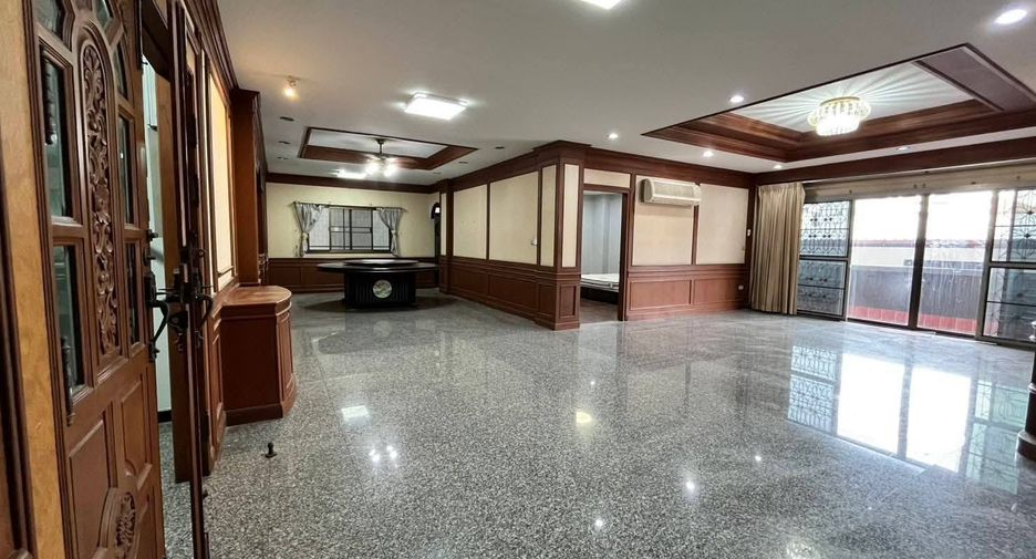 Büro zur Miete mit 11 Zimmer in Din Daeng, Bangkok