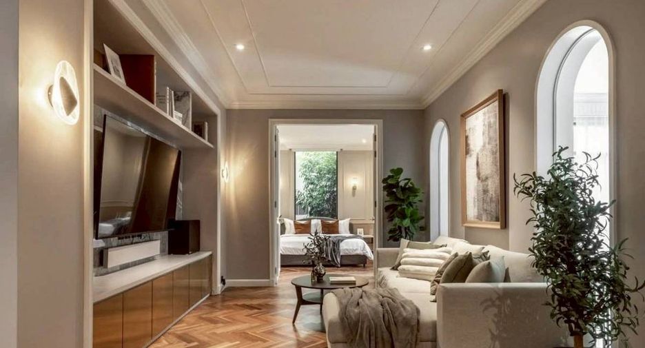 Haus zur Miete und zum Kauf mit 5 Zimmer in Phra Khanong, Bangkok