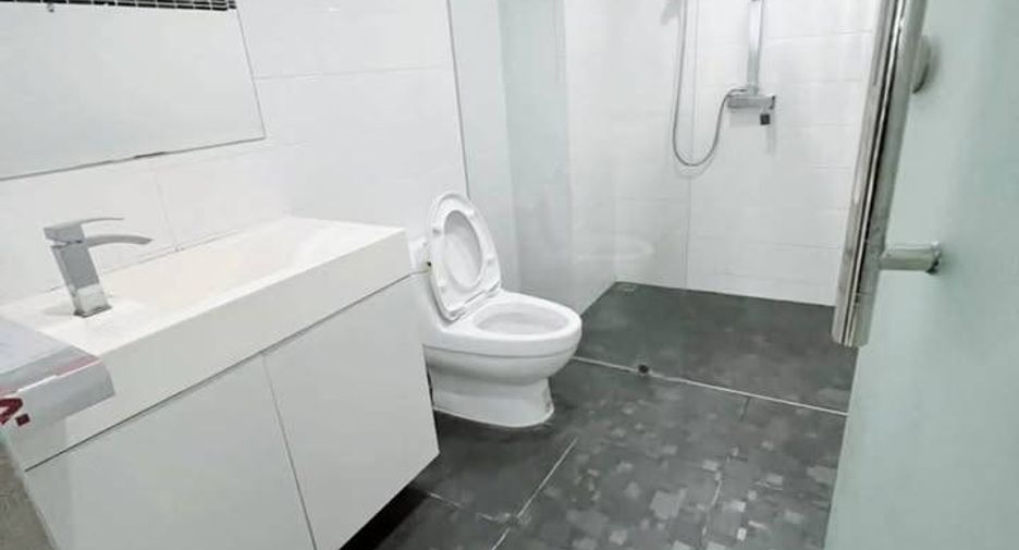 For rent 2 bedrooms condo in Pratumnak, Pattaya