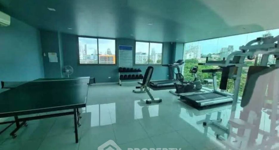 For rent 2 bedrooms condo in Pratumnak, Pattaya