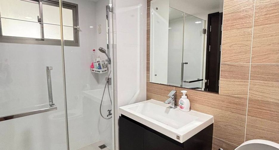 For rent 4 bedrooms house in Lat Krabang, Bangkok