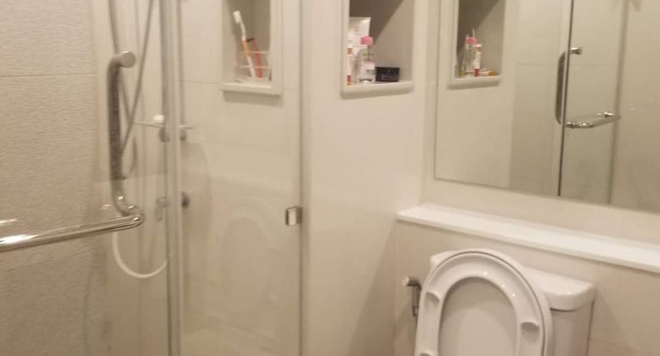 Wohnung zur Miete mit 1 Zimmer in Huai Khwang, Bangkok
