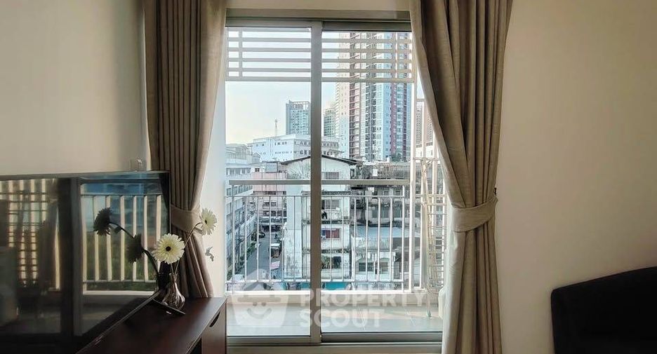 Condo en alquiler de 2 habitaciones en Khlong Toei, Bangkok