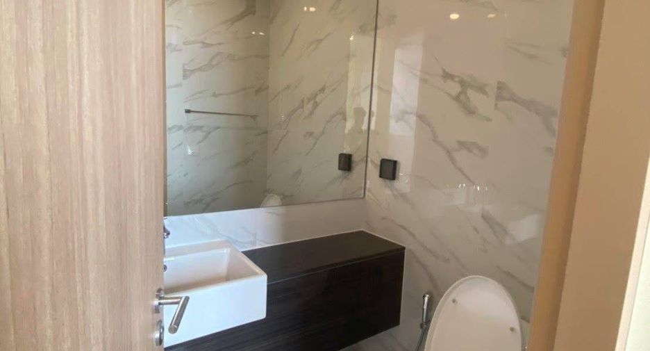 For sale 1 bed condo in Khlong Toei, Bangkok