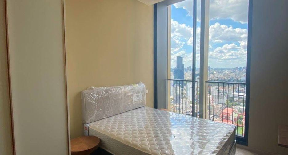 For sale 1 bed condo in Khlong Toei, Bangkok