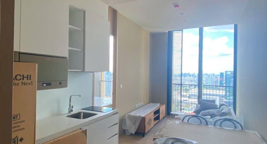 For sale 1 bed condo in Khlong Toei, Bangkok