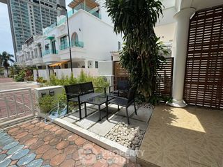 For sale 3 bedrooms townhouse in Bang Lamung, Chonburi