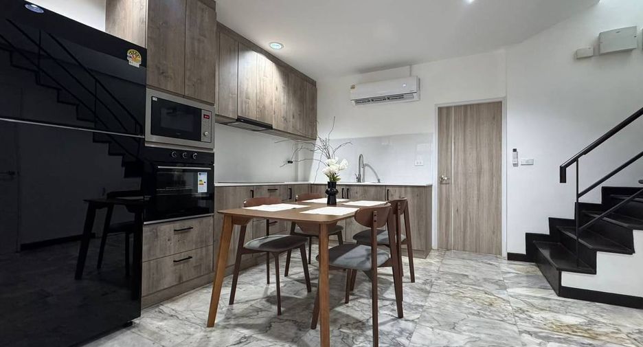 Casa adosada en venta de 3 habitaciones en North Pattaya, Pattaya