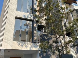 For sale 3 ベッドルーム house in Phra Khanong, Bangkok
