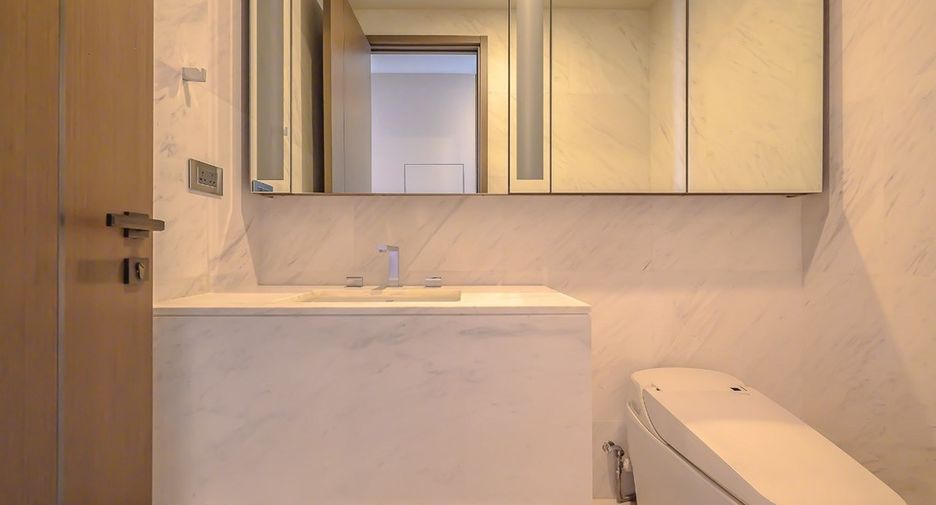 For rent 2 bedrooms condo in Watthana, Bangkok