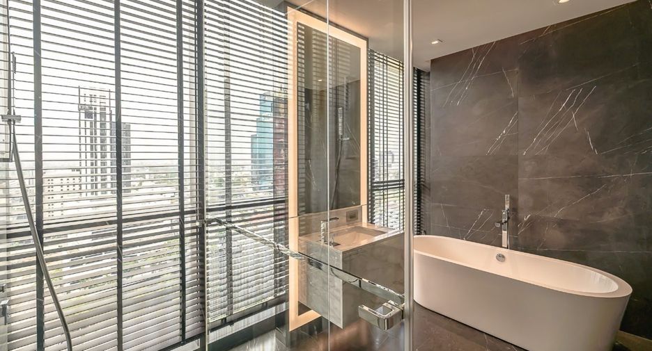 For rent 2 bedrooms condo in Watthana, Bangkok
