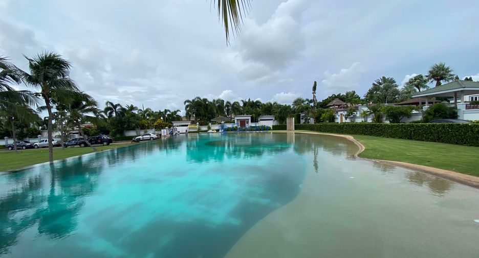 For sale 2 bedrooms house in East Pattaya, Pattaya