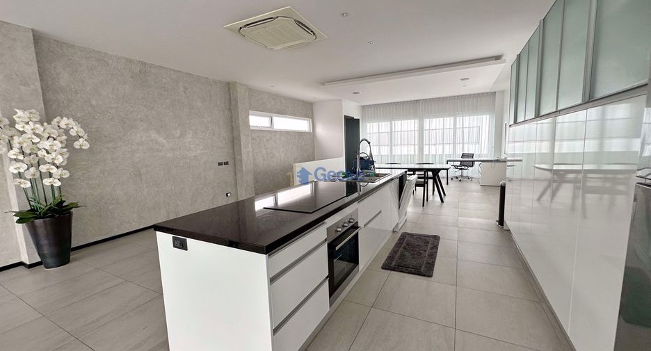 For sale 2 bedrooms house in East Pattaya, Pattaya