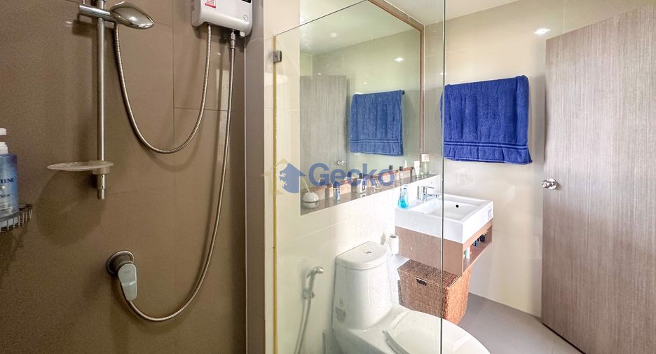 For sale 2 bedrooms condo in South Pattaya, Pattaya