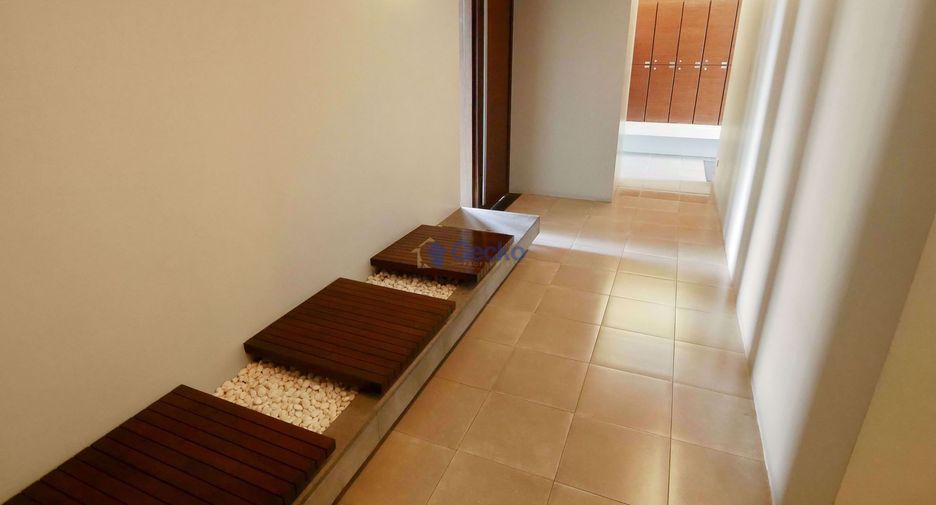 For rent 2 bedrooms condo in Central Pattaya, Pattaya