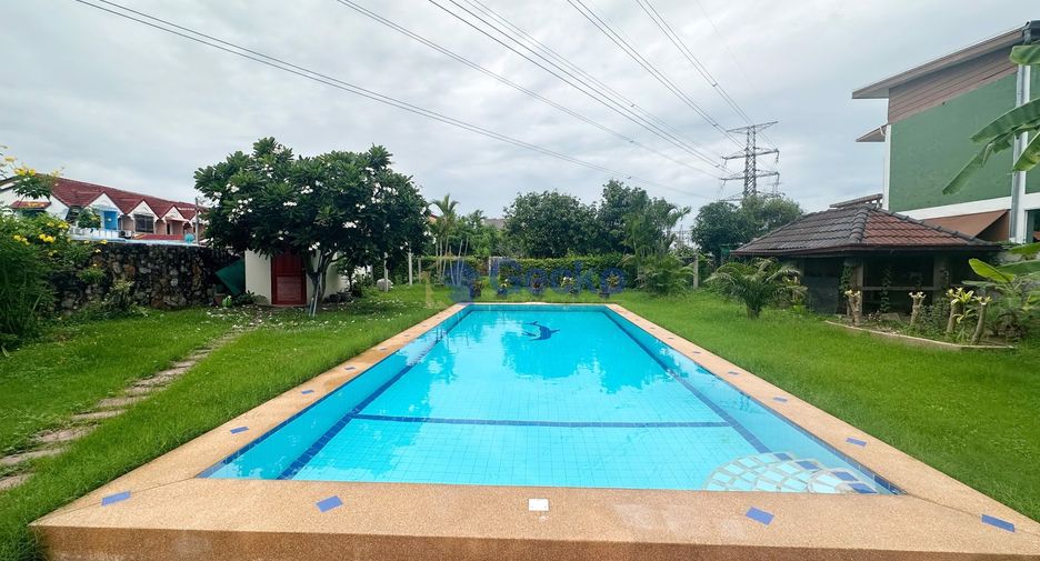 For sale 4 bedrooms house in East Pattaya, Pattaya