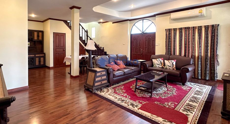 For sale 4 bedrooms house in East Pattaya, Pattaya