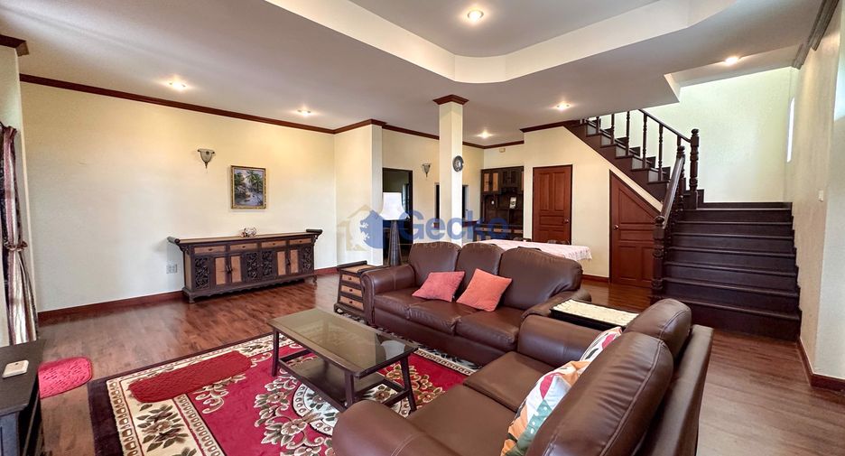 For sale 4 bedrooms house in East Pattaya, Pattaya