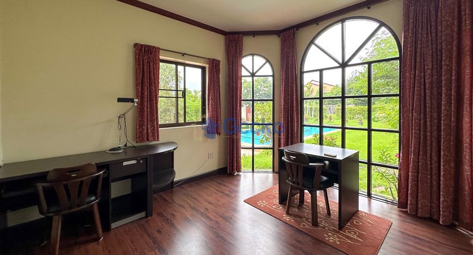 For sale 4 bedrooms house in East Pattaya, Pattaya