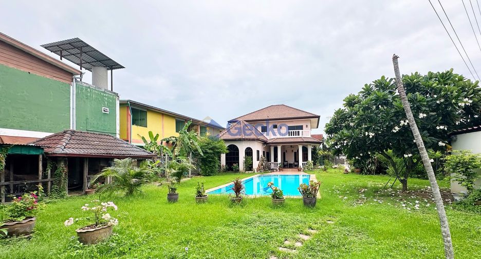 For sale 4 bedrooms house in East Pattaya, Pattaya