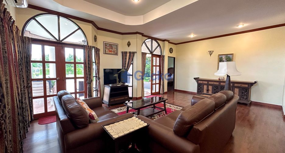 For sale 4 bedrooms house in East Pattaya, Pattaya