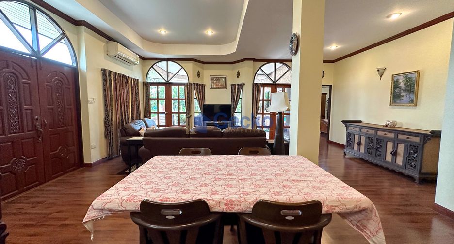 For sale 4 bedrooms house in East Pattaya, Pattaya