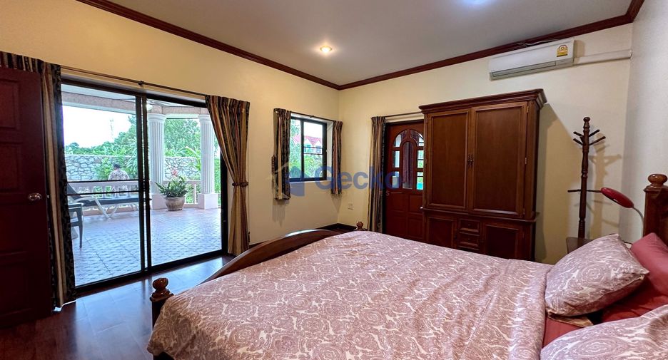 For sale 4 bedrooms house in East Pattaya, Pattaya
